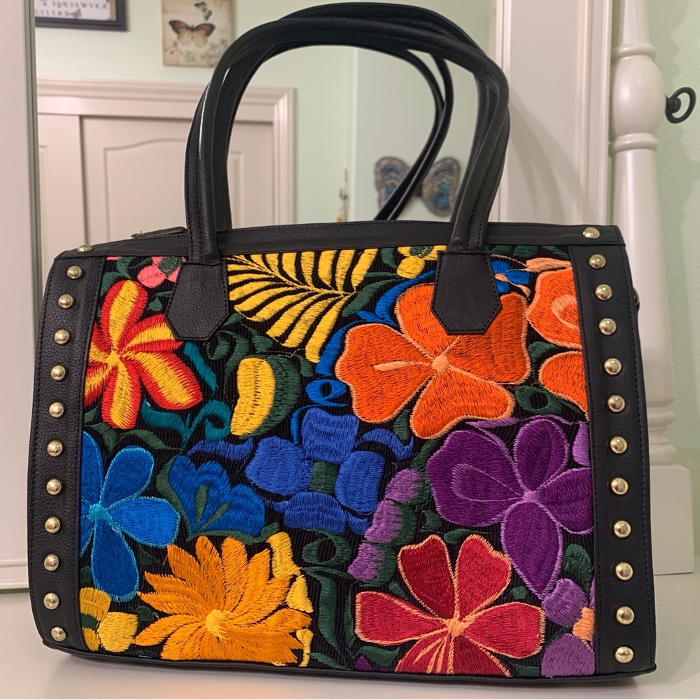 NEW Tote Bag. Floral Embroidery . Black Leather.